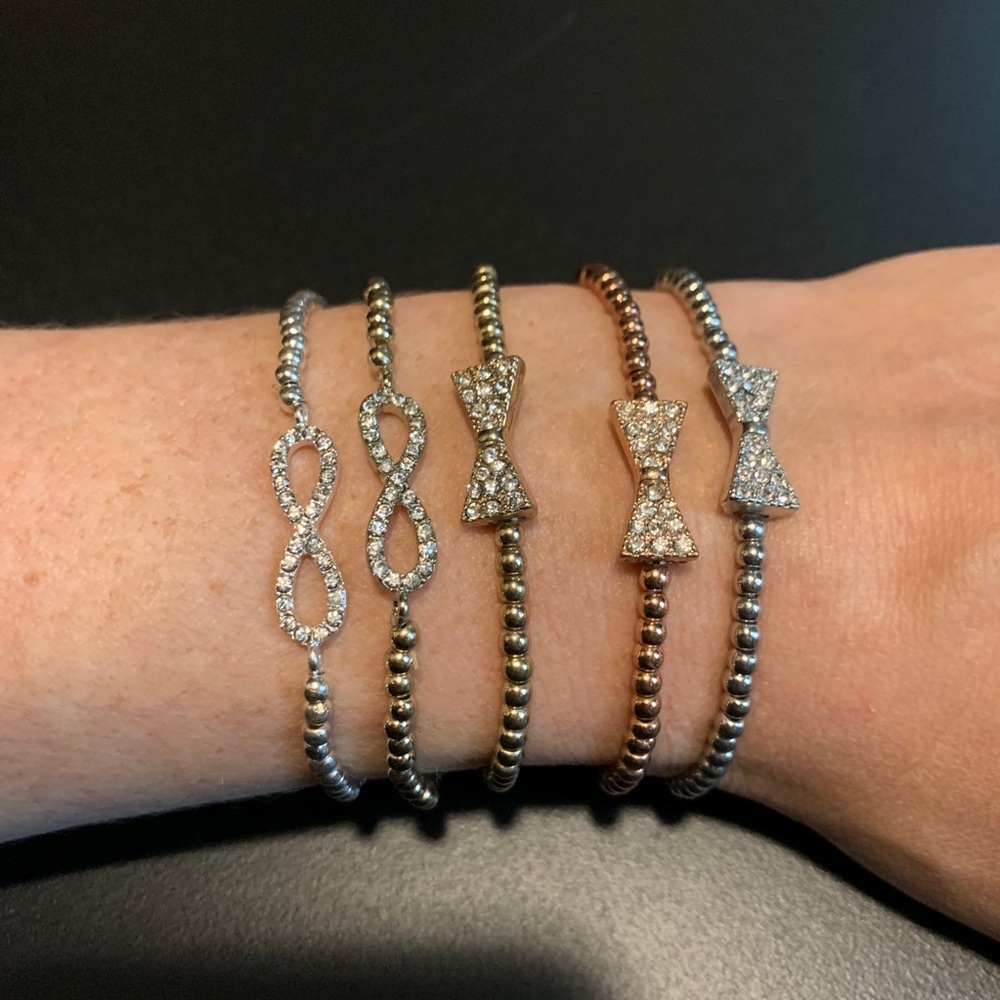 Bow tie & infinity stretch bracelets (set of 5)